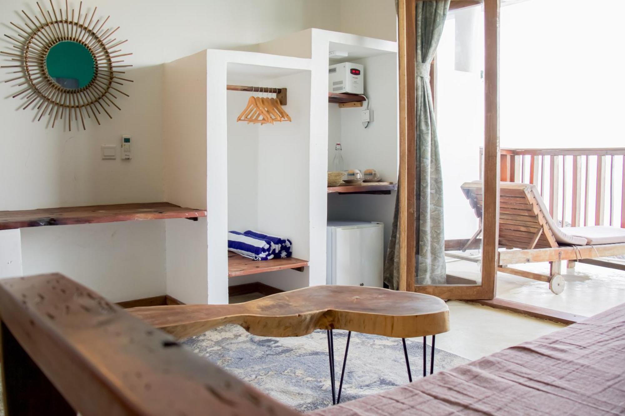 Pili Pili Sunrise Beach Hotel 4*