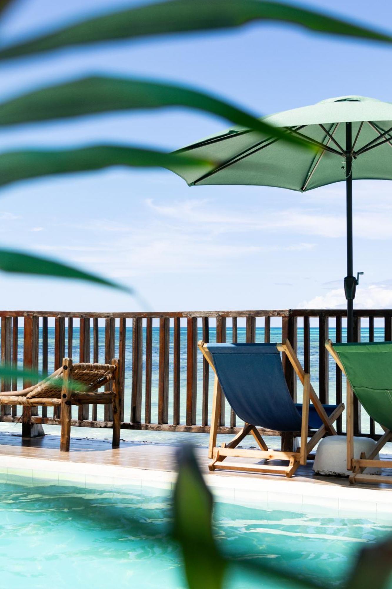Pili Pili Sunrise Beach Hotel 4*